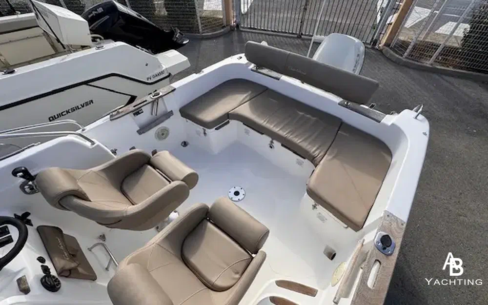 slider 4 B2 Marine Cap Ferret 652