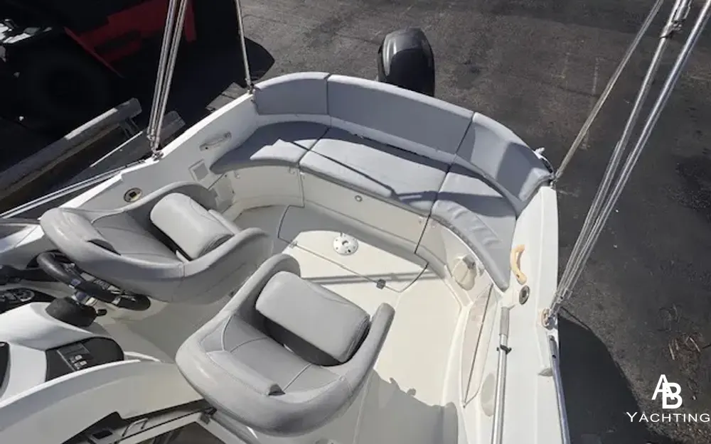 slider 4 Beneteau Flyer 550 Sun Deck