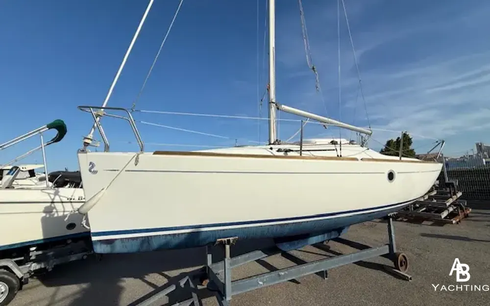 slider 0 Beneteau First 211