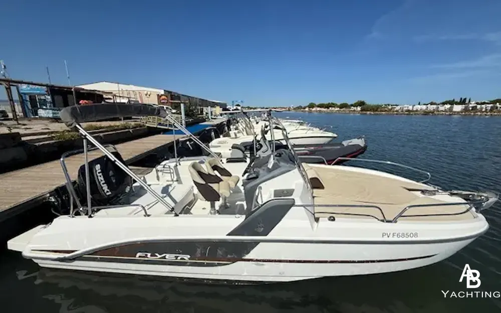 slider 1 Beneteau Flyer 6.6