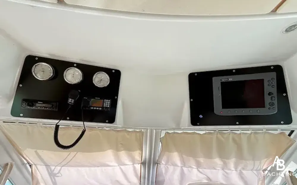 slider 10 Beneteau Antares 980 Fly