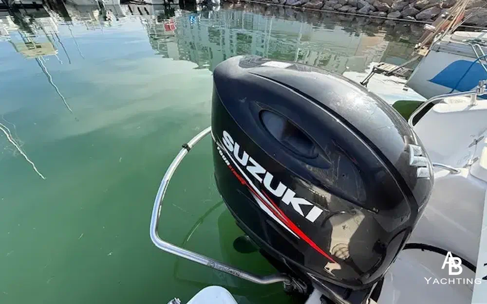 slider 11 B2 Marine Cap Ferret 752