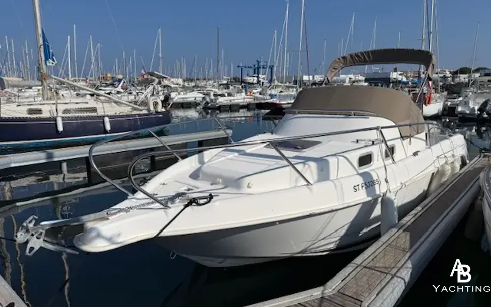 slider 1 B2 Marine Cap Ferret 752DC