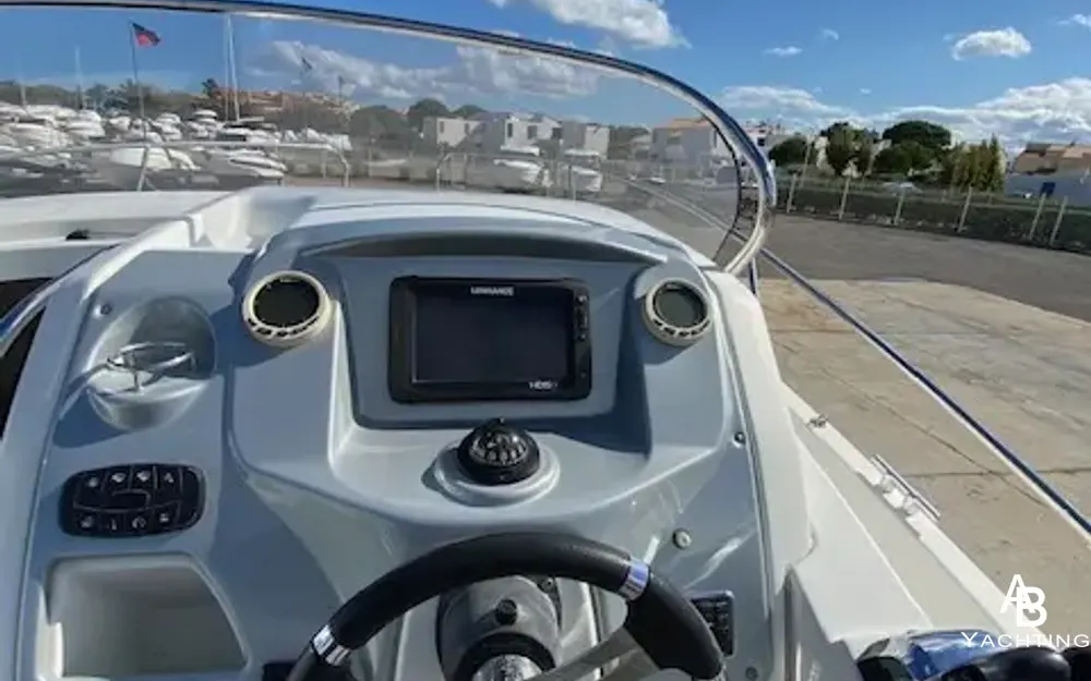 slider 7 Beneteau Flyer 850 Sun Deck
