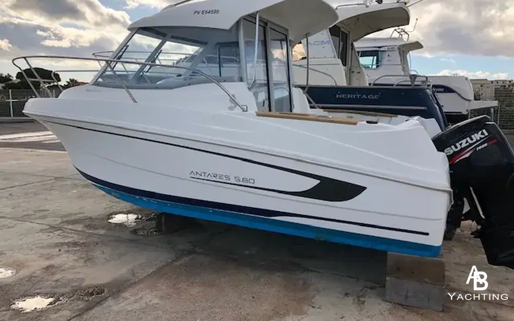 slider 0 Beneteau Antares 580 HB