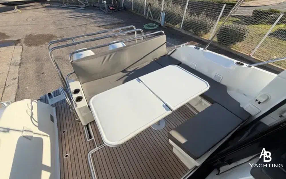 slider 9 Beneteau Antares 9 OB
