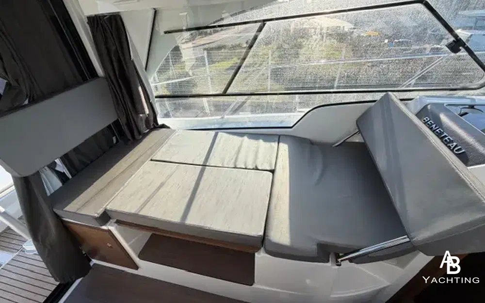 slider 10 Beneteau Antares 9 OB