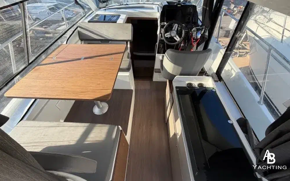 slider 4 Beneteau Antares 9 OB