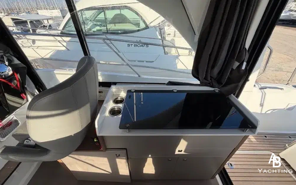 slider 6 Beneteau Antares 9 OB