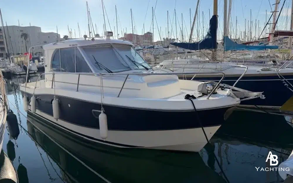 slider 1 Beneteau Antares 760