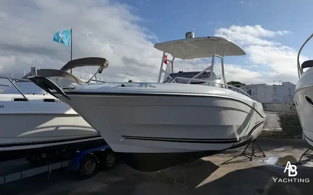 slider 0 Jeanneau Cap Camarat 7.5 CC