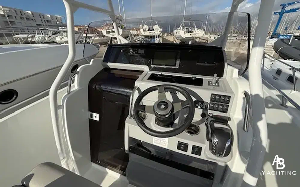 slider 9 Jeanneau Cap Camarat 7.5 CC