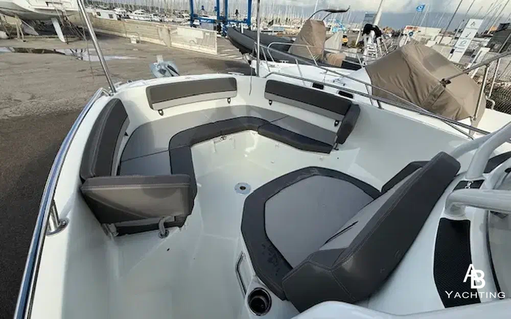 slider 12 Jeanneau Cap Camarat 7.5 CC