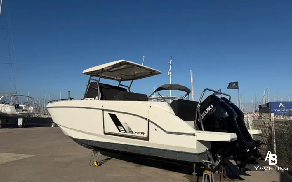 slider 1 Beneteau Flyer 9 Spacedeck
