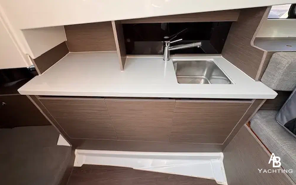 slider 4 Beneteau Flyer 9 Sundeck