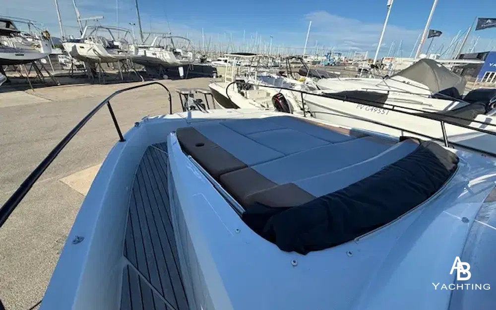 slider 8 Beneteau Flyer 9 Sundeck