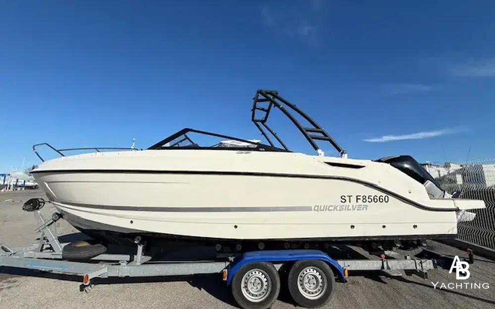 slider 0 Quicksilver Activ 755 Bowrider