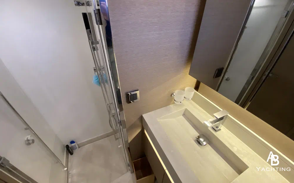 slider 19 Prestige Yachts 520 Fly