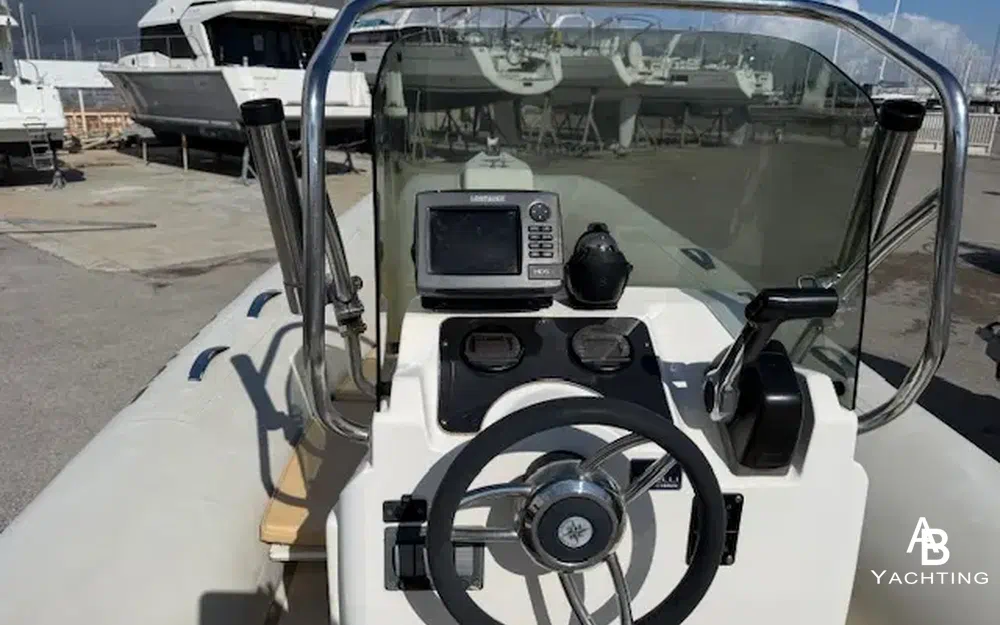 slider 5 Capelli Tempest 570 Luxe