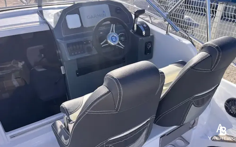 slider 5 B2 Marine Cap Ferret 752 Cruiser