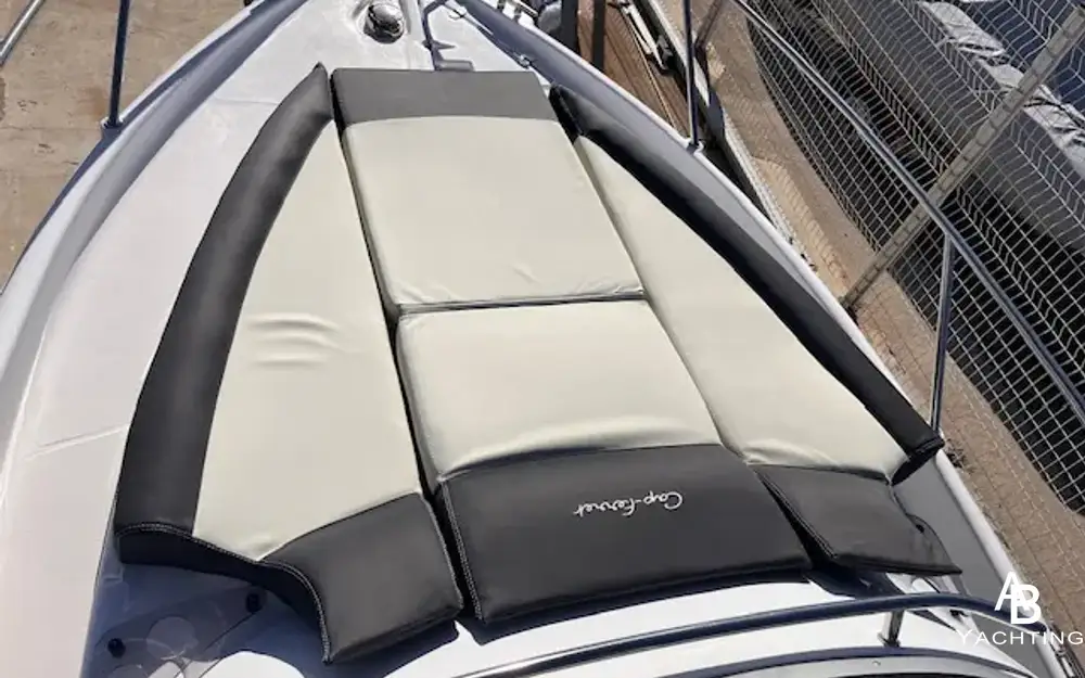 slider 8 B2 Marine Cap Ferret 752 Cruiser