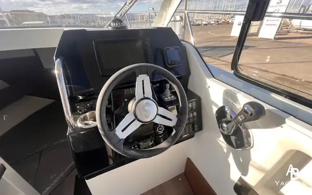 slider 6 Beneteau Antares 8 OB V2