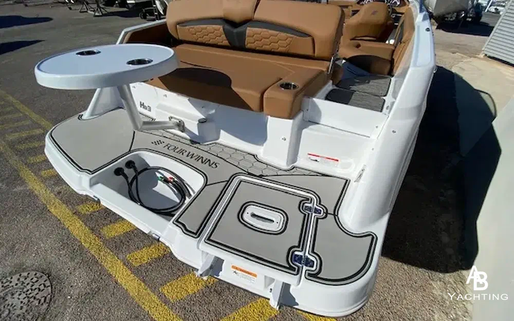 slider 16 Four Winns HD3