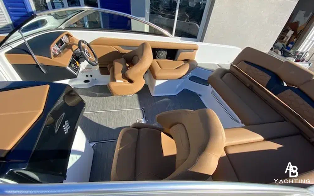 slider 8 Four Winns HD3