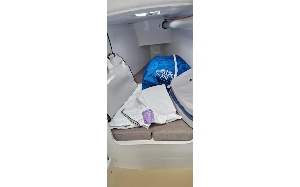 slider 10 Beneteau First 27