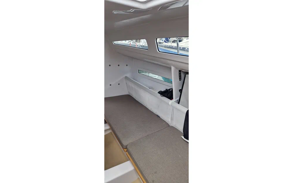 slider 6 Beneteau First 27