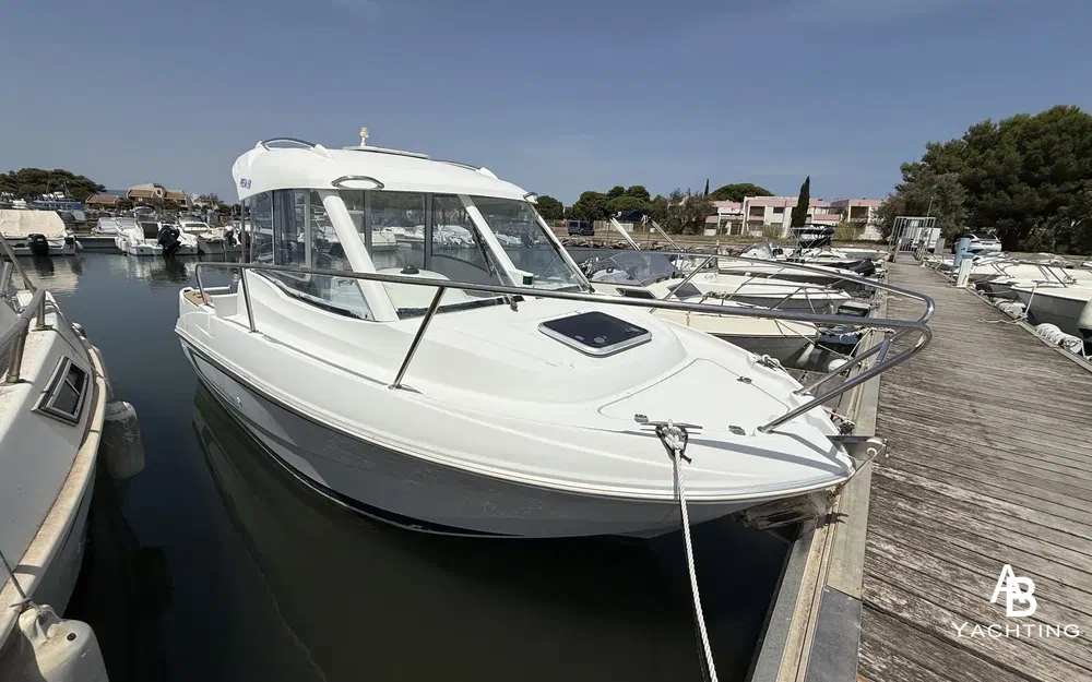 slider 1 Beneteau Antares 580