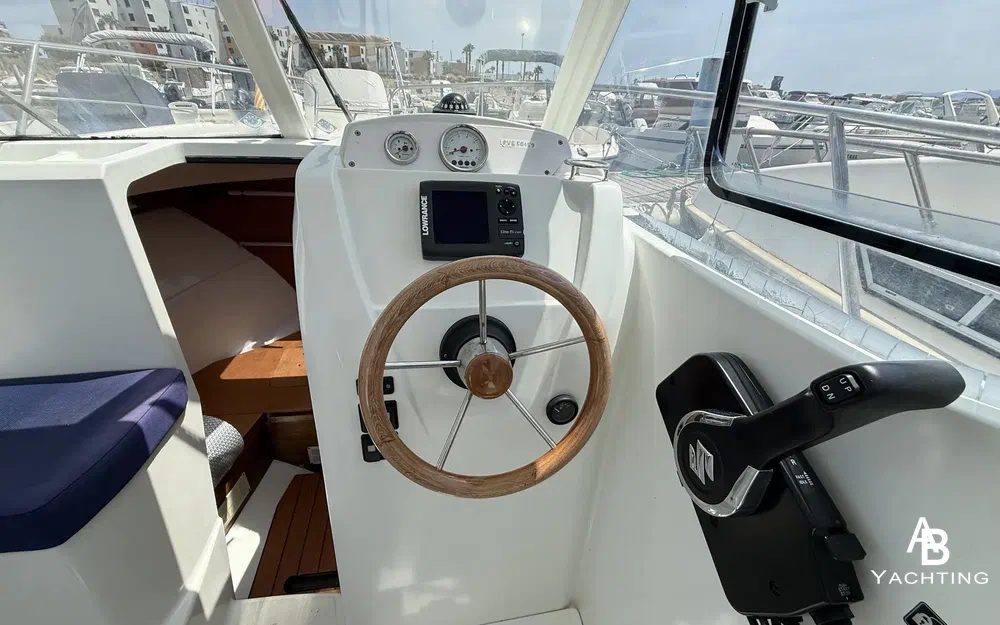 slider 4 Beneteau Antares 580