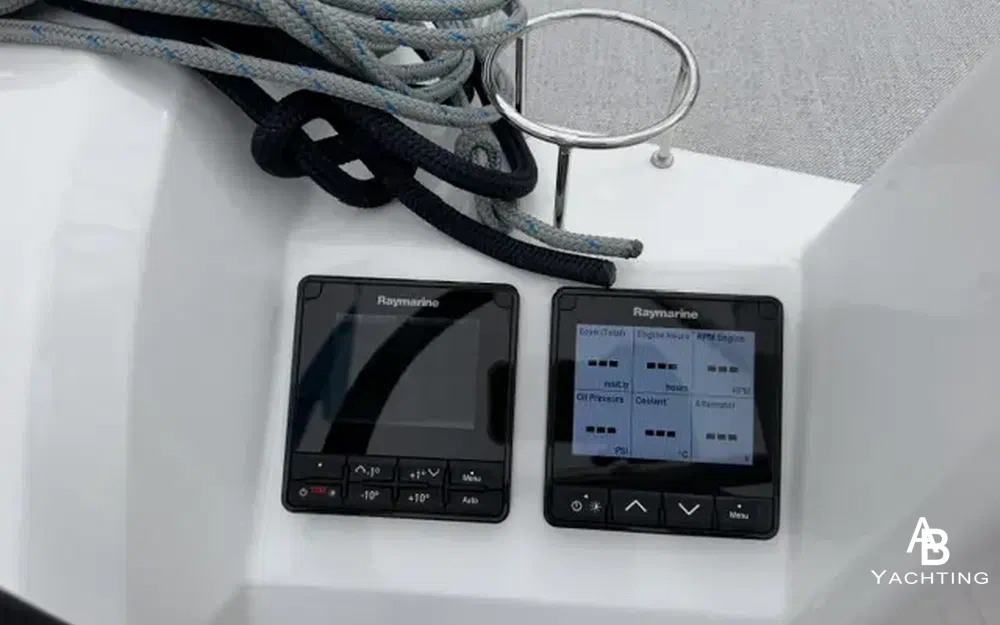 slider 10 Beneteau Oceanis 37.1