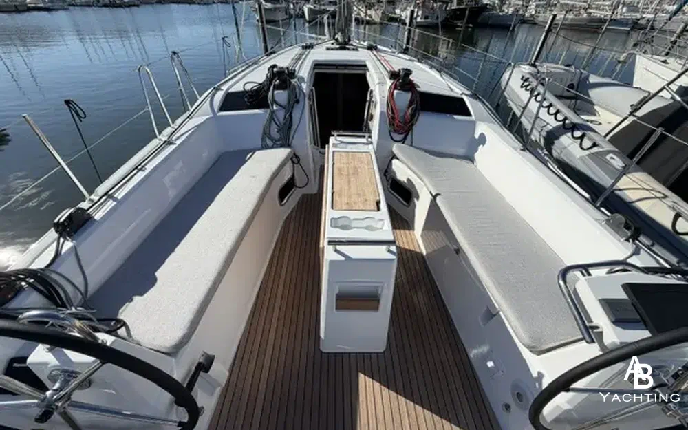 slider 3 Beneteau Oceanis 37.1