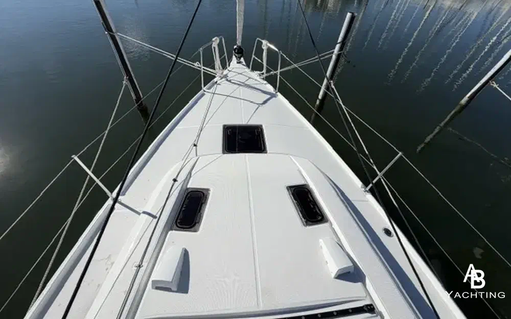 slider 8 Beneteau Oceanis 37.1