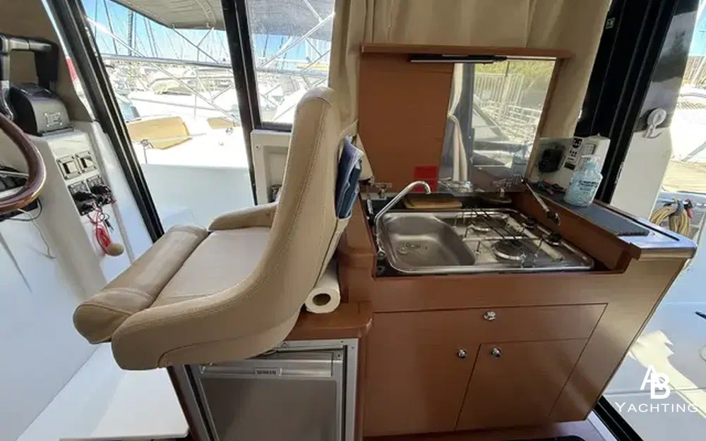 slider 10 Jeanneau Merry Fisher 855