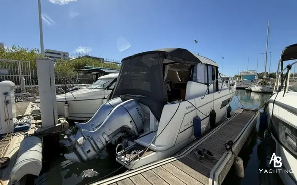 slider 4 Jeanneau Merry Fisher 855