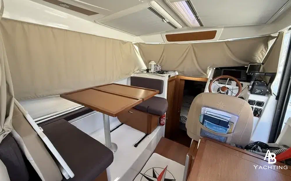slider 6 Jeanneau Merry Fisher 855