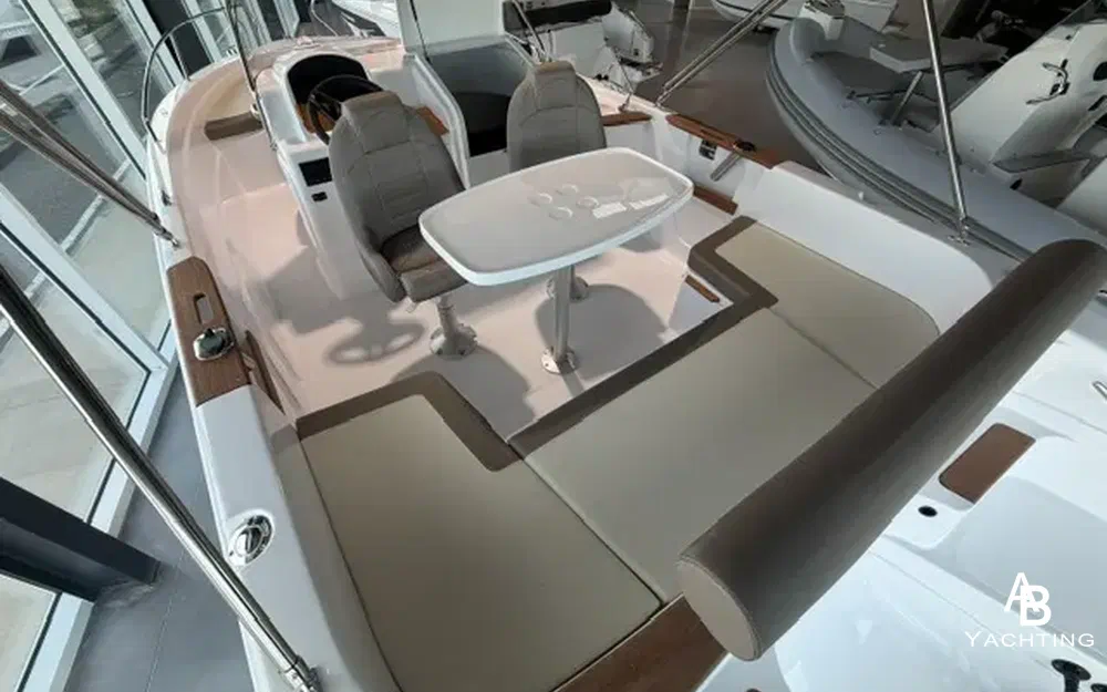 slider 3 B2 Marine 652 Open