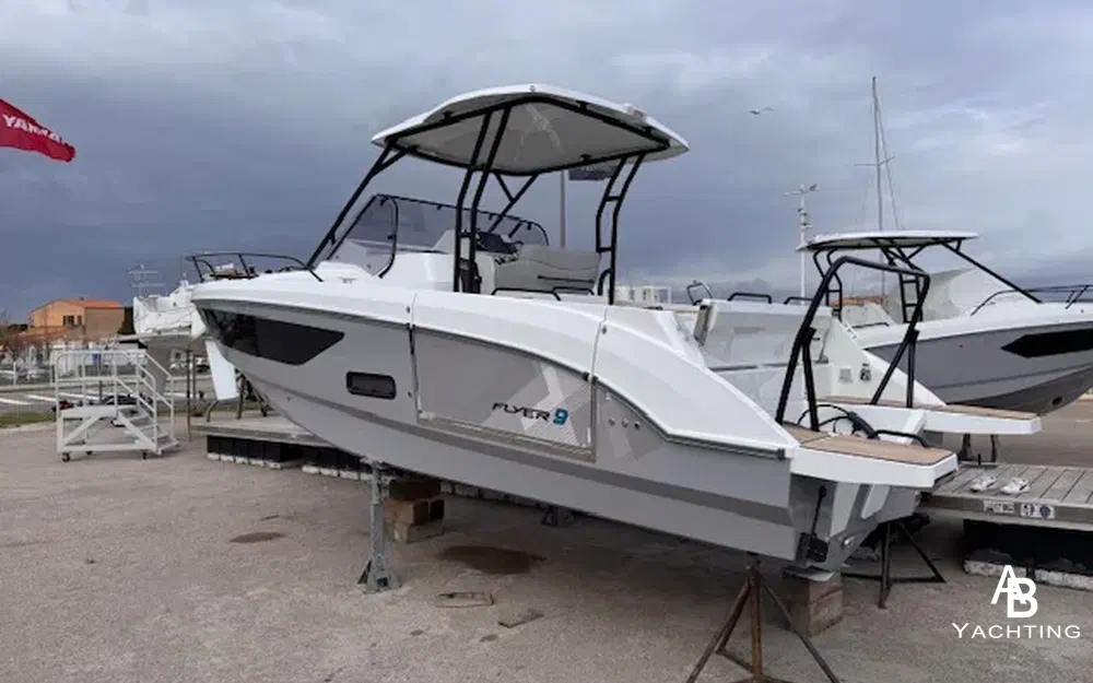 slider 2 Beneteau Flyer 9 Sundeck