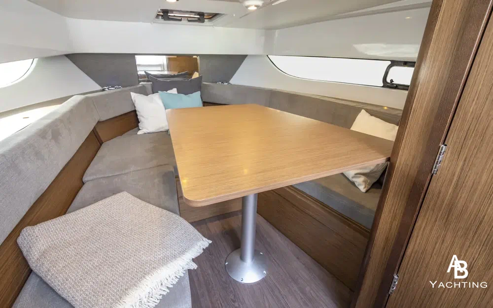 slider 7 Beneteau Flyer 9 Sundeck