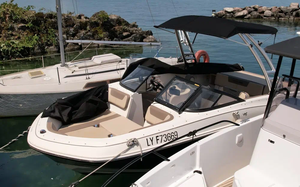 Bayliner VR5 Bow Rider 