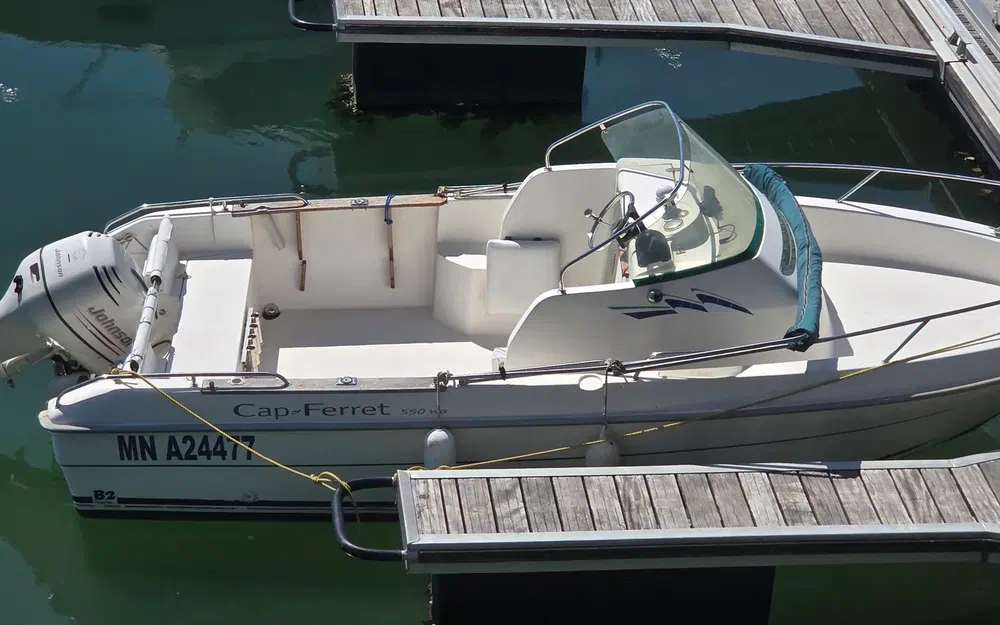 B2 Marine Cap Ferret 550 WA