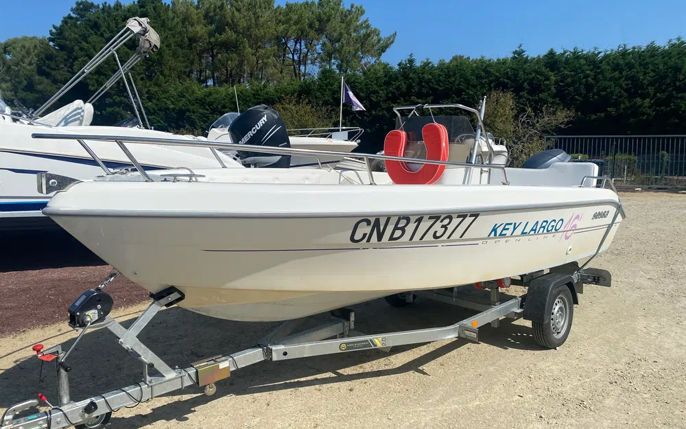 Sessa Marine Key Largo 16