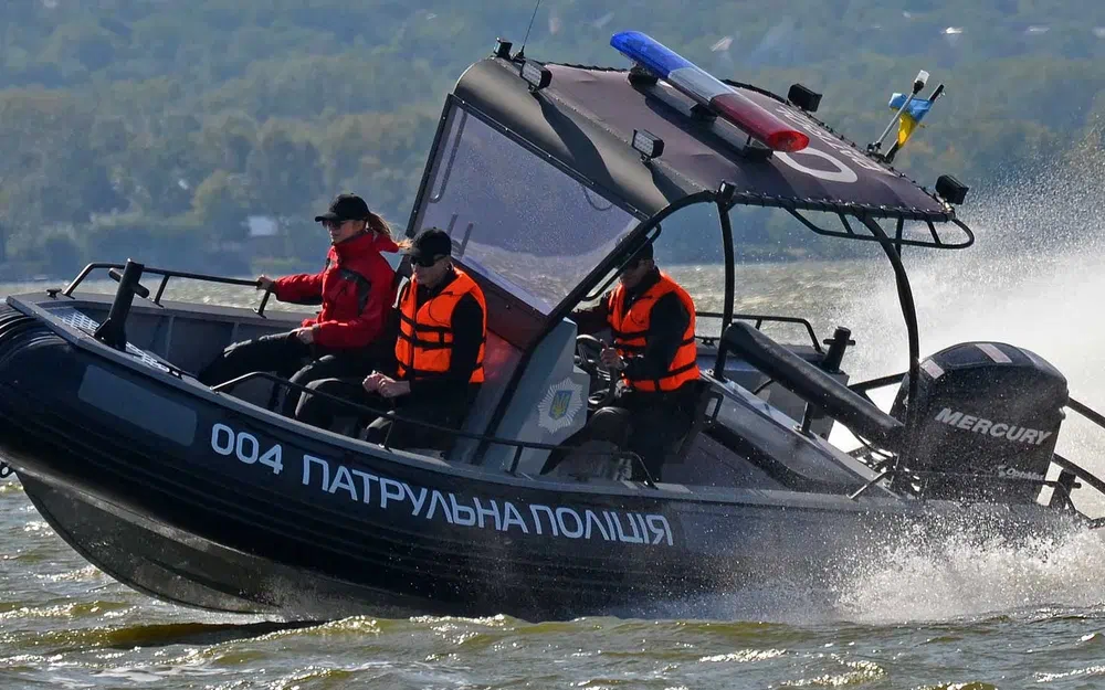 Iron Boats GALAXY TRIDENT T7