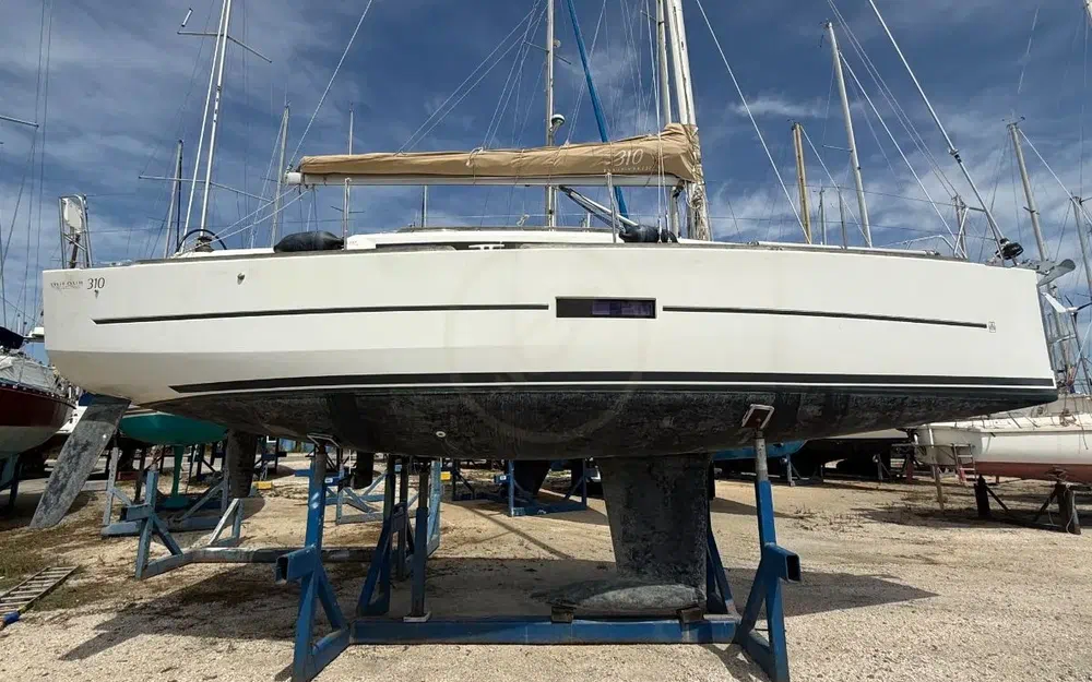 Dufour  310