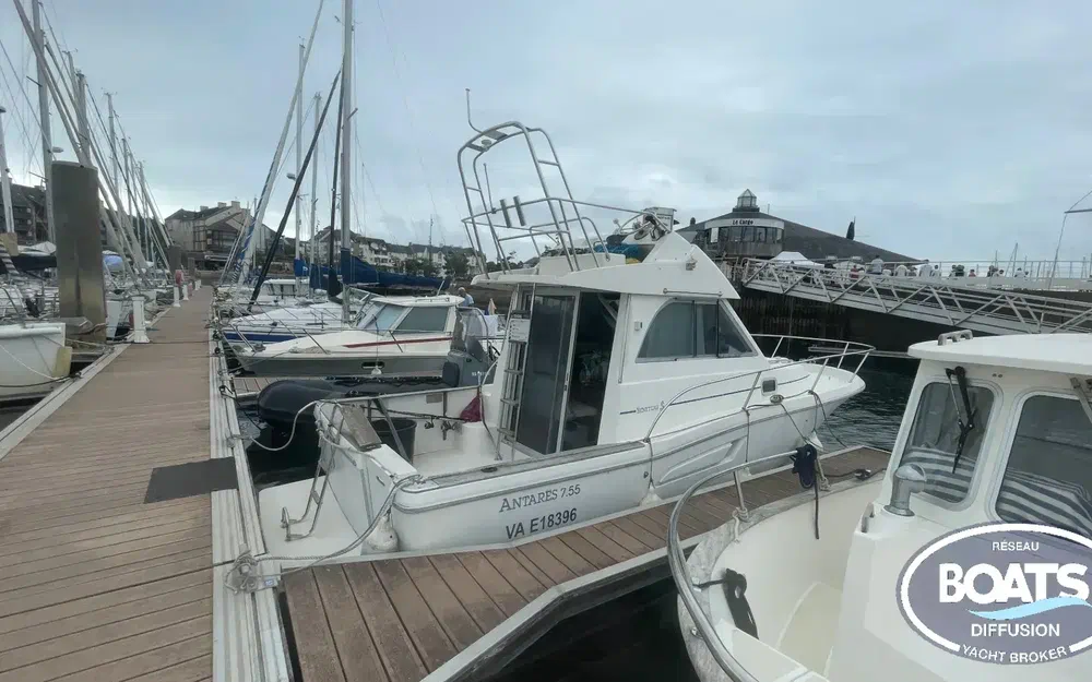 Beneteau Antares 755