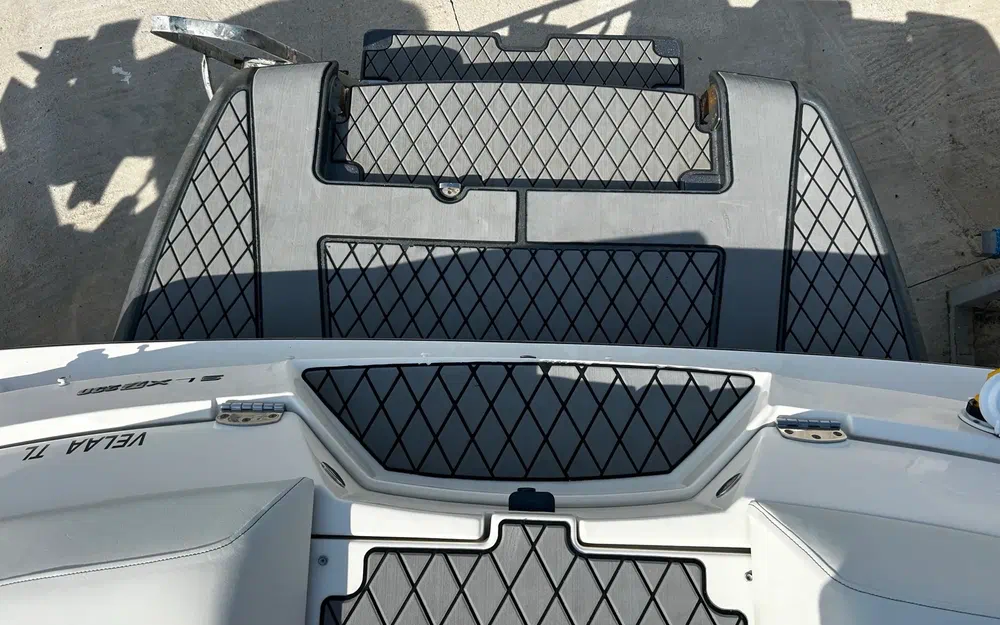 Sea Ray SLX-W 230