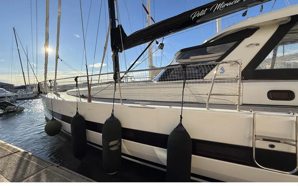 Beneteau Oceanis Yacht 62