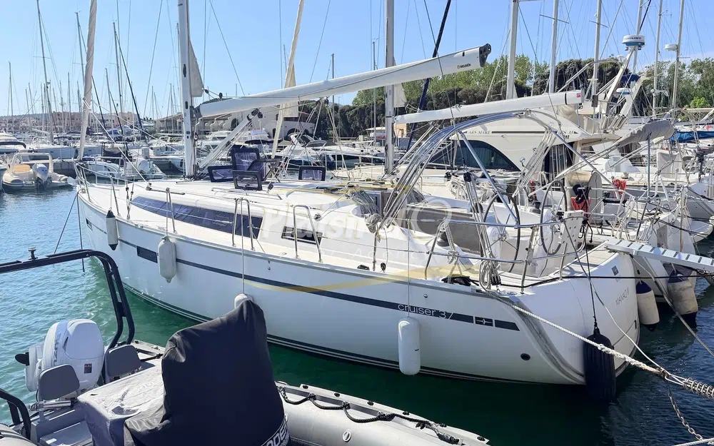 Bavaria Cruiser 37